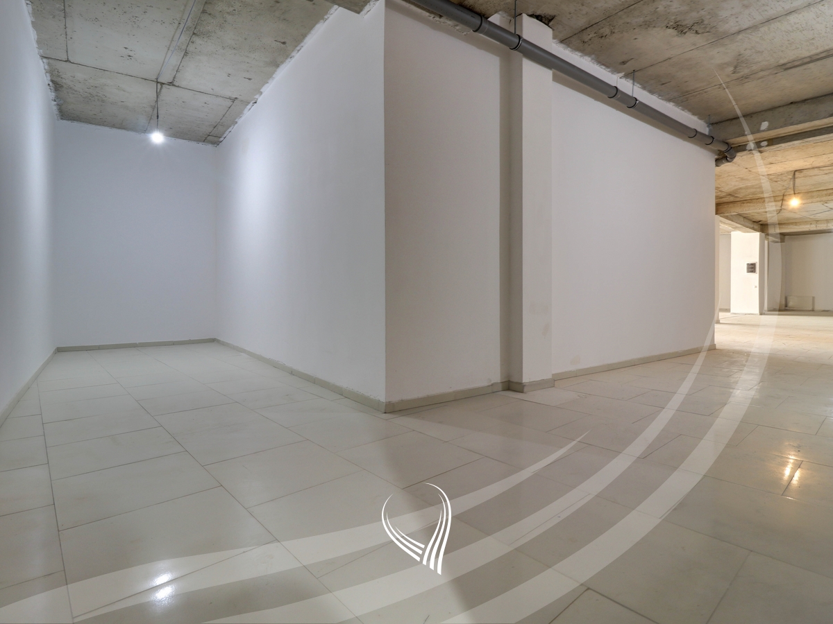 Lokal 608m2 me qira në lagjen Prishtina e Re – Berisha Group3