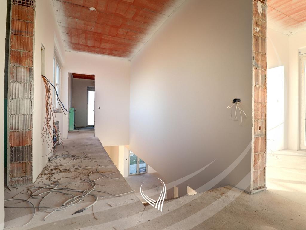 House 352m2 for sale in the Çagllavicë neighborhood10