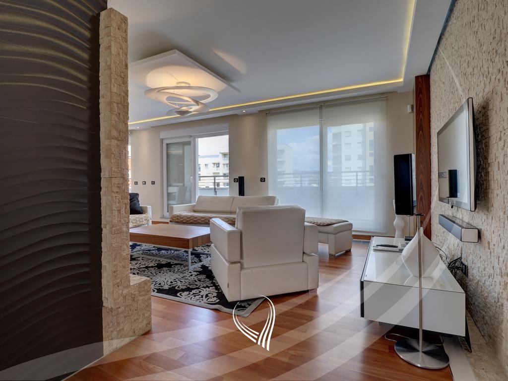 Penthouse 243.35m2 në shitje në lagjen Kalabria – Emshir3