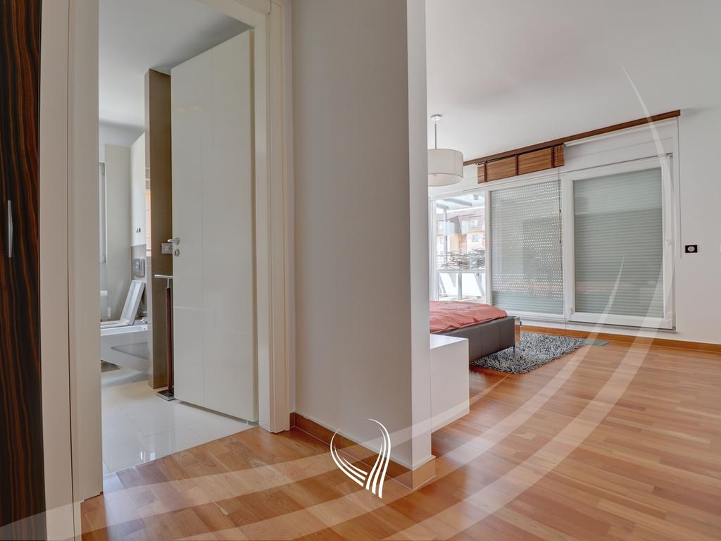 Penthouse 243.35m2 në shitje në lagjen Kalabria – Emshir12