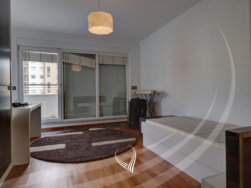 Penthouse 243.35m2 në shitje në lagjen Kalabria – Emshir13