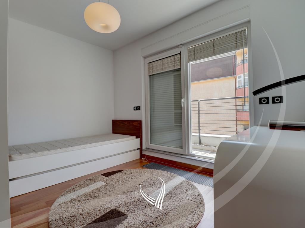 Penthouse 243.35m2 në shitje në lagjen Kalabria – Emshir15