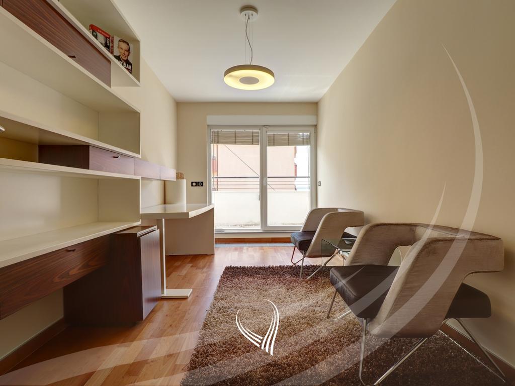 Penthouse 243.35m2 në shitje në lagjen Kalabria – Emshir16