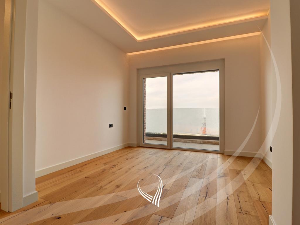 Shtëpi me 3 dhoma gjumi me qira në lagjen Marigona Hill6