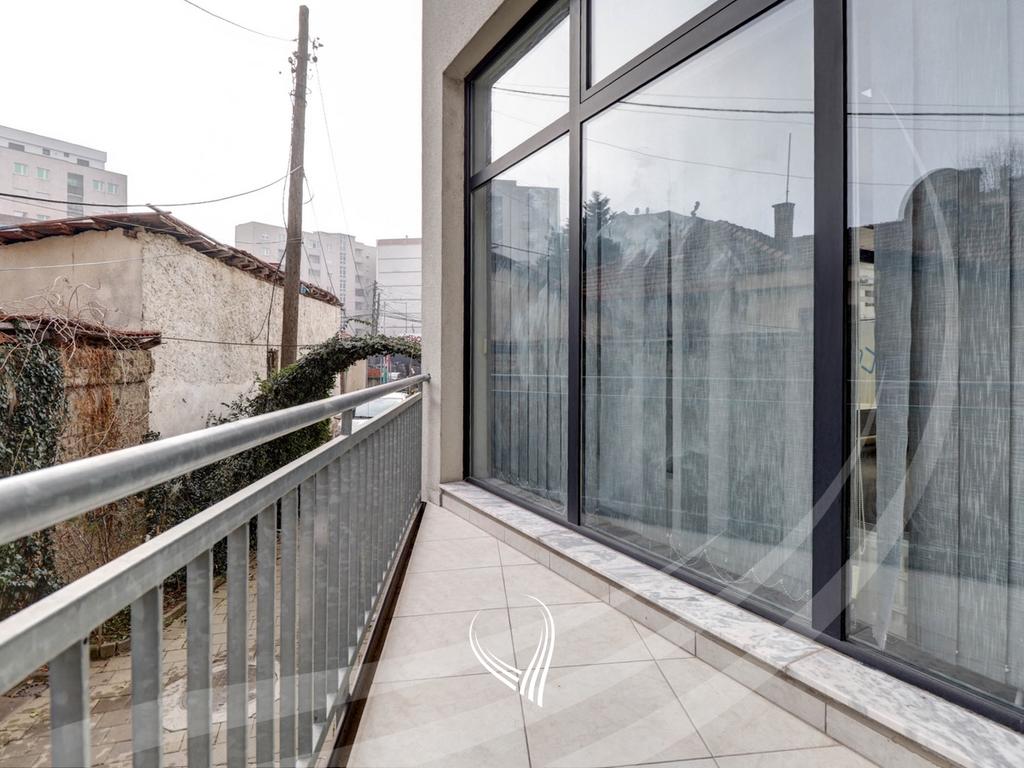 250m2 warehouse for rent in the Tophane neighborhood12