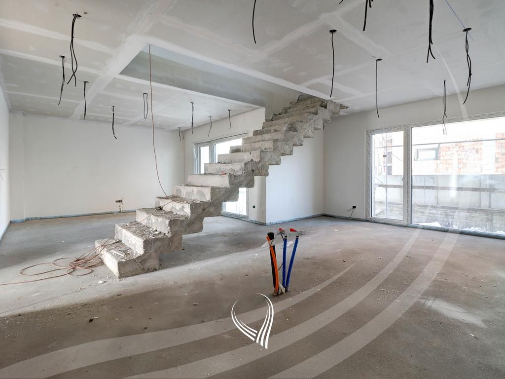 Shtëpi me 4 dhoma gjumi në shitje në Çagllavicë – Lagjja e Artë 22