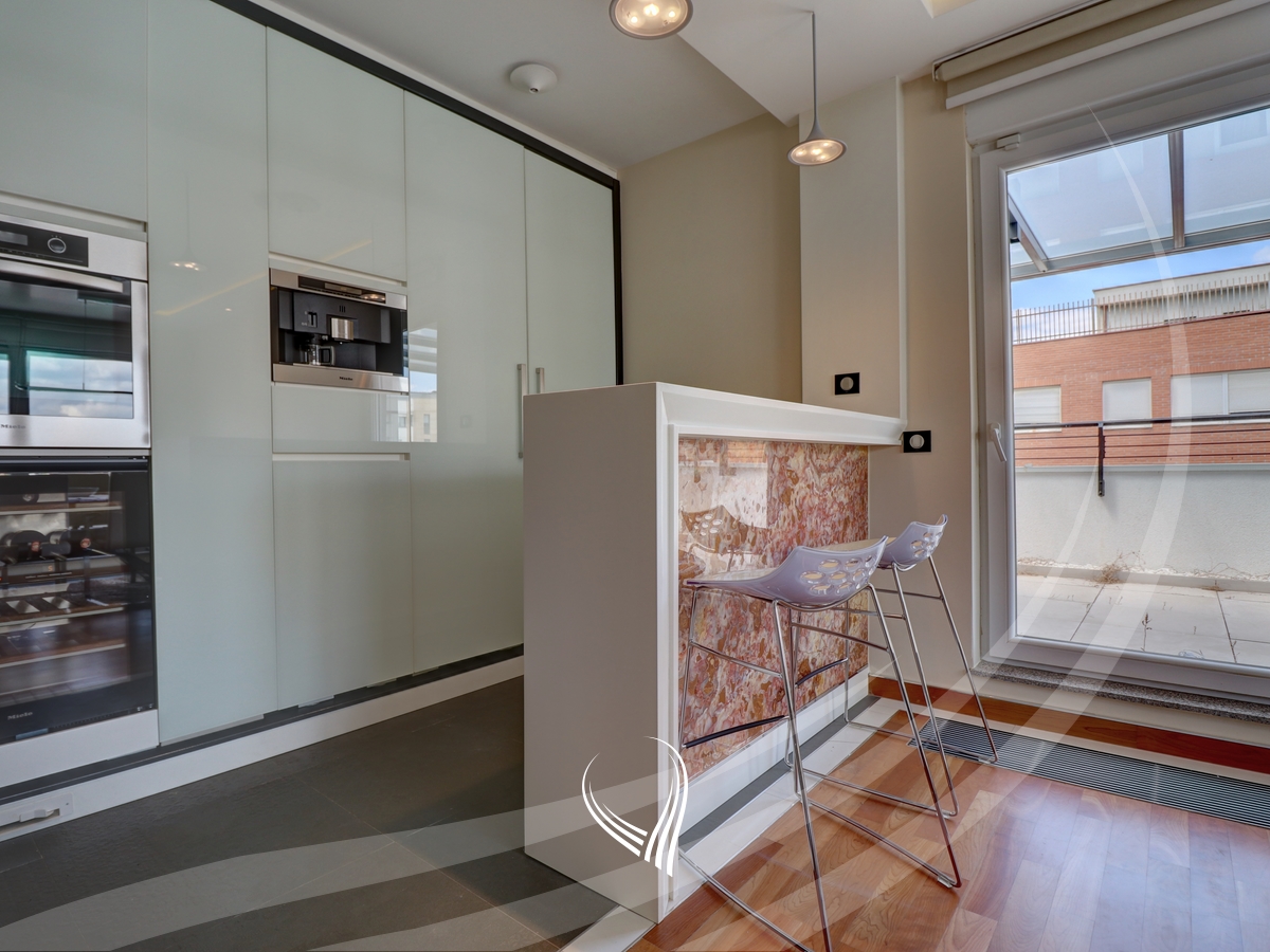 Penthouse 243.35m2 në shitje në lagjen Kalabria – Emshir6