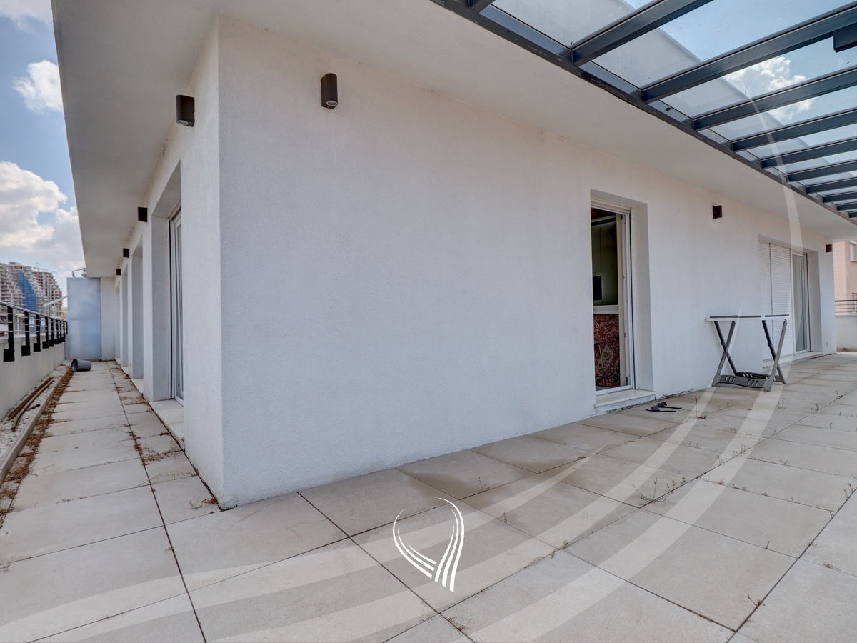 Penthouse 243.35m2 në shitje në lagjen Kalabria – Emshir20