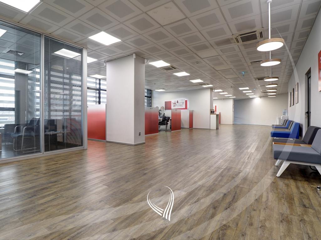 Zyre 1,560m2 me qira në lagjen Lakrishtë – Ramiz Sadiku3