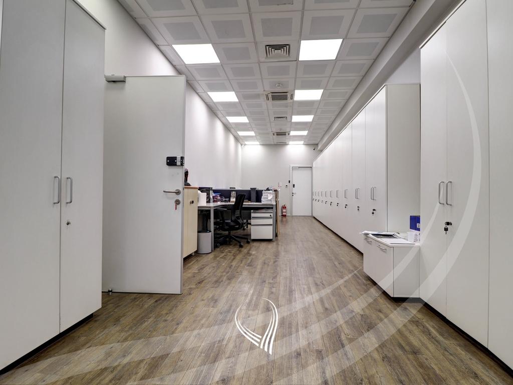 Zyre 1,560m2 me qira në lagjen Lakrishtë – Ramiz Sadiku7