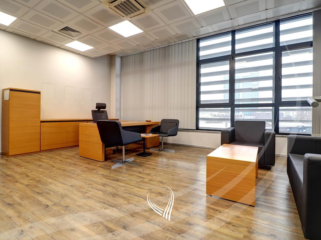 Zyre 1,560m2 me qira në lagjen Lakrishtë – Ramiz Sadiku11