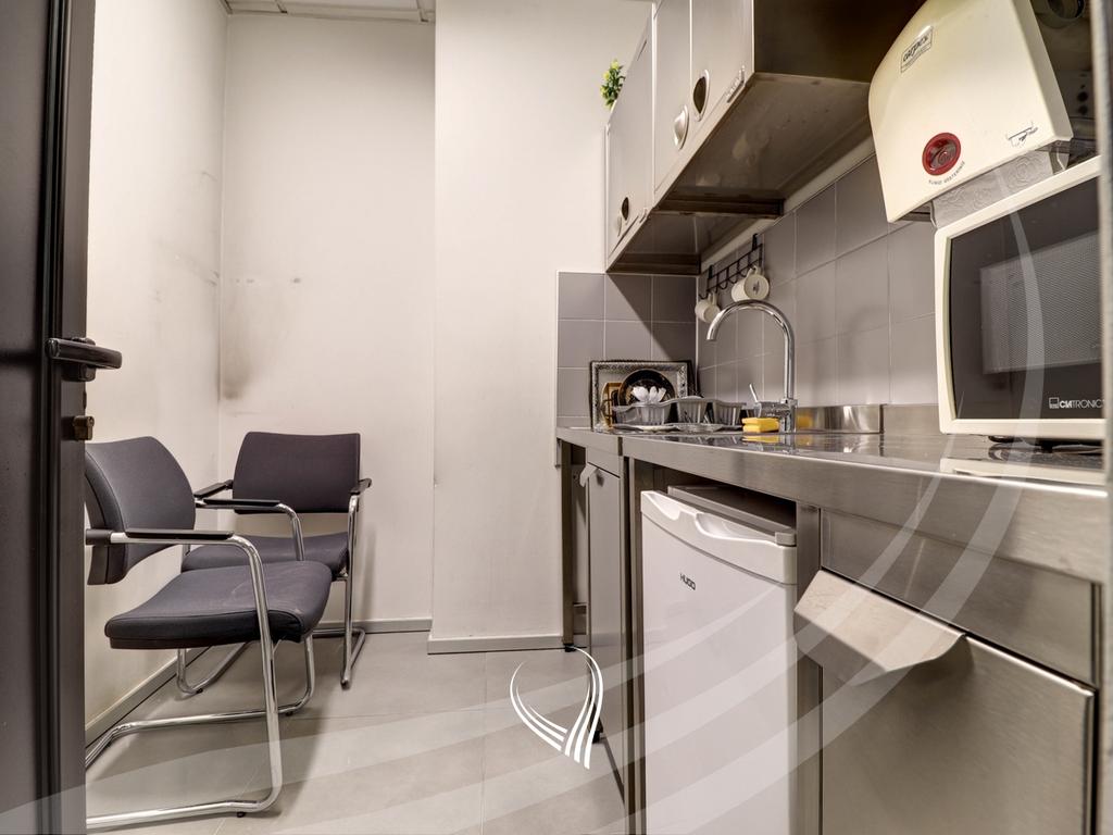 Zyre 1,560m2 me qira në lagjen Lakrishtë – Ramiz Sadiku16