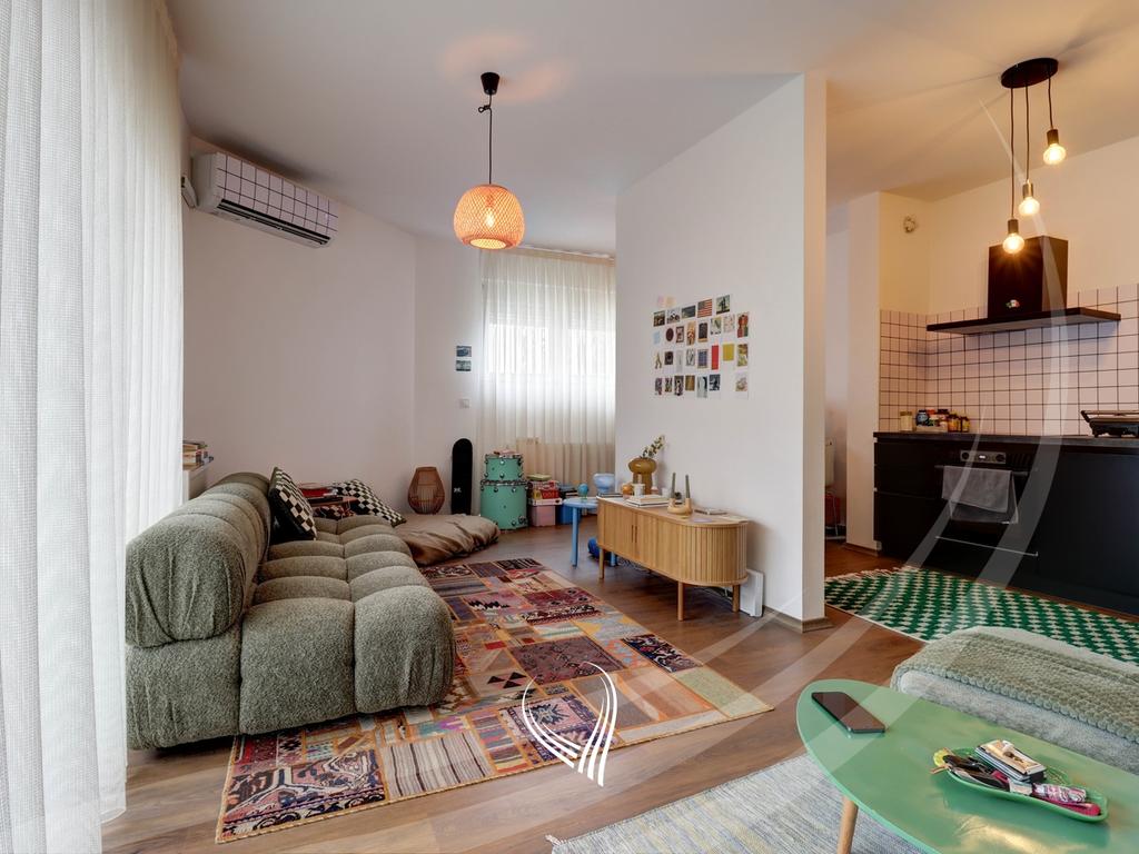 Banesë me 2 dhoma gjumi në shitje në lagjen Mati 1