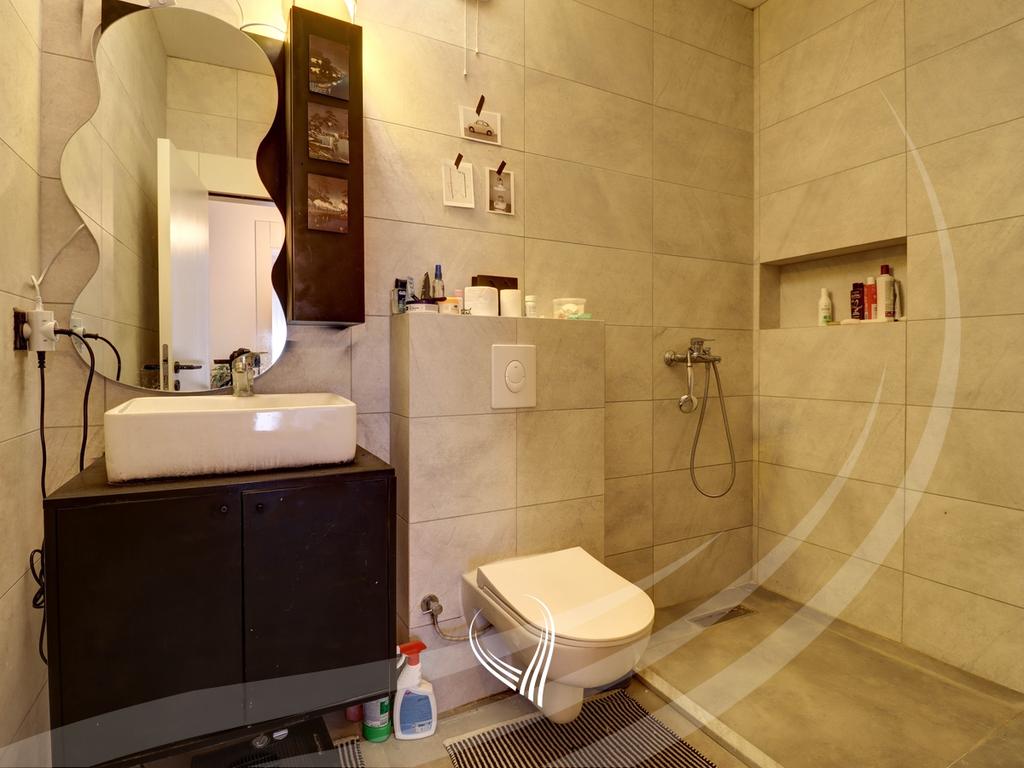 Banesë me 2 dhoma gjumi në shitje në lagjen Mati 110