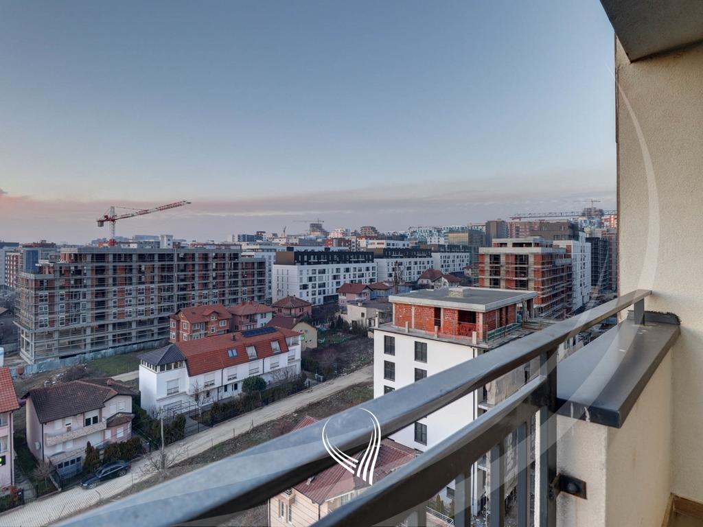 Banesë me 3 dhoma gjumi në shitje në lagjen Mati 111