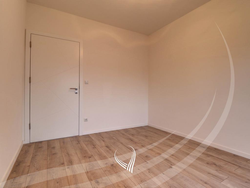 Banesë me 3 dhoma gjumi në shitje në lagjen Mati 13