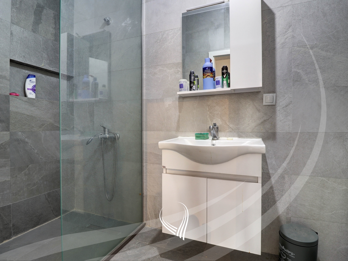 Banesë me 2 dhoma gjumi me qira në lagjen Mati 1 – Rruga C9