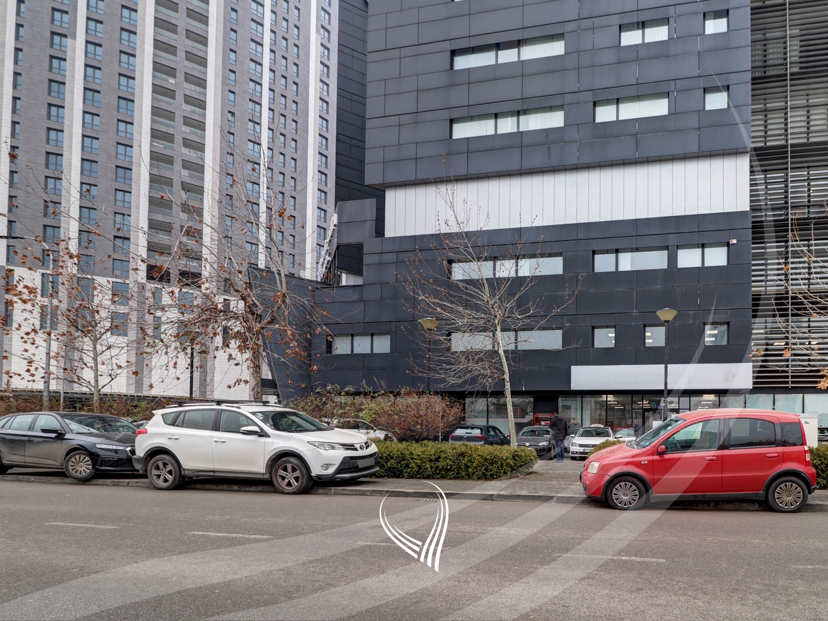 Zyre 1,560m2 me qira në lagjen Lakrishtë – Ramiz Sadiku19