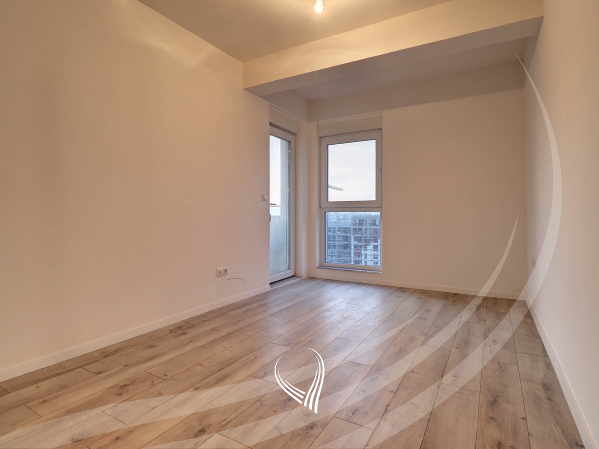 Banesë me 3 dhoma gjumi në shitje në lagjen Mati 18