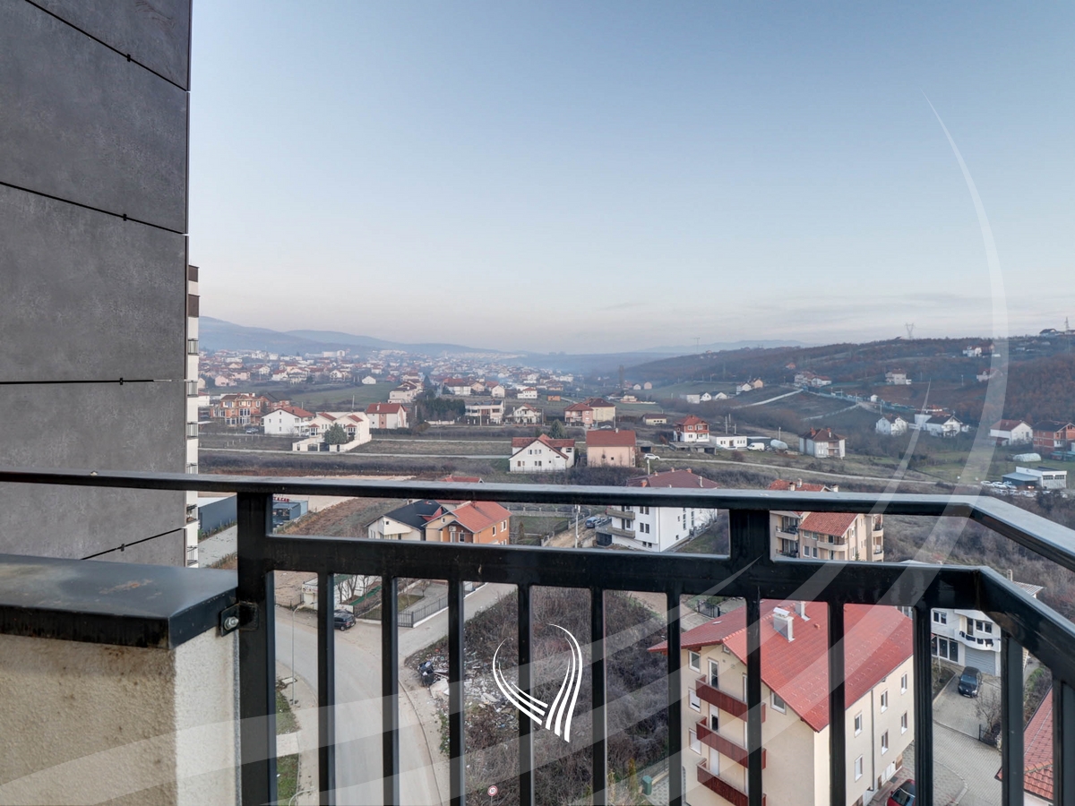 Banesë me 3 dhoma gjumi në shitje në lagjen Mati 112