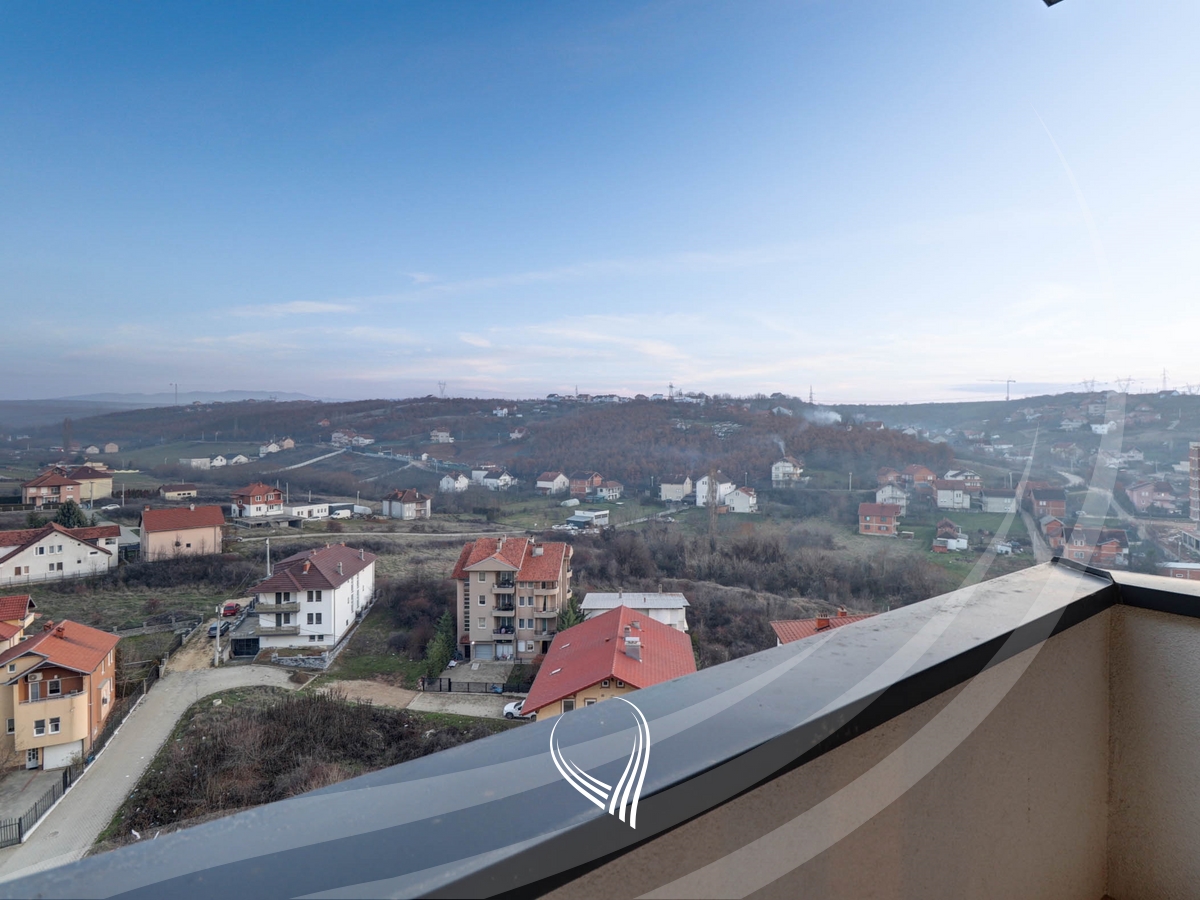 Banesë me 3 dhoma gjumi në shitje në lagjen Mati 19