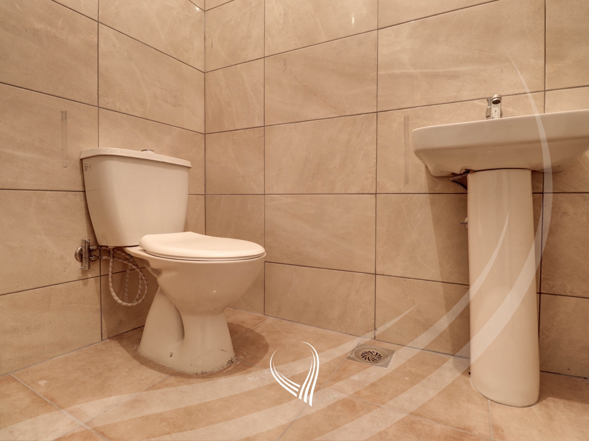 Banesë me 3 dhoma gjumi në shitje në lagjen Mati 111