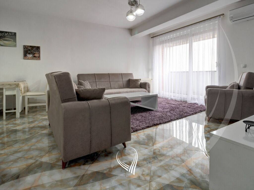 Penthouse me 2 dhoma gjumi me qira në Qendër2