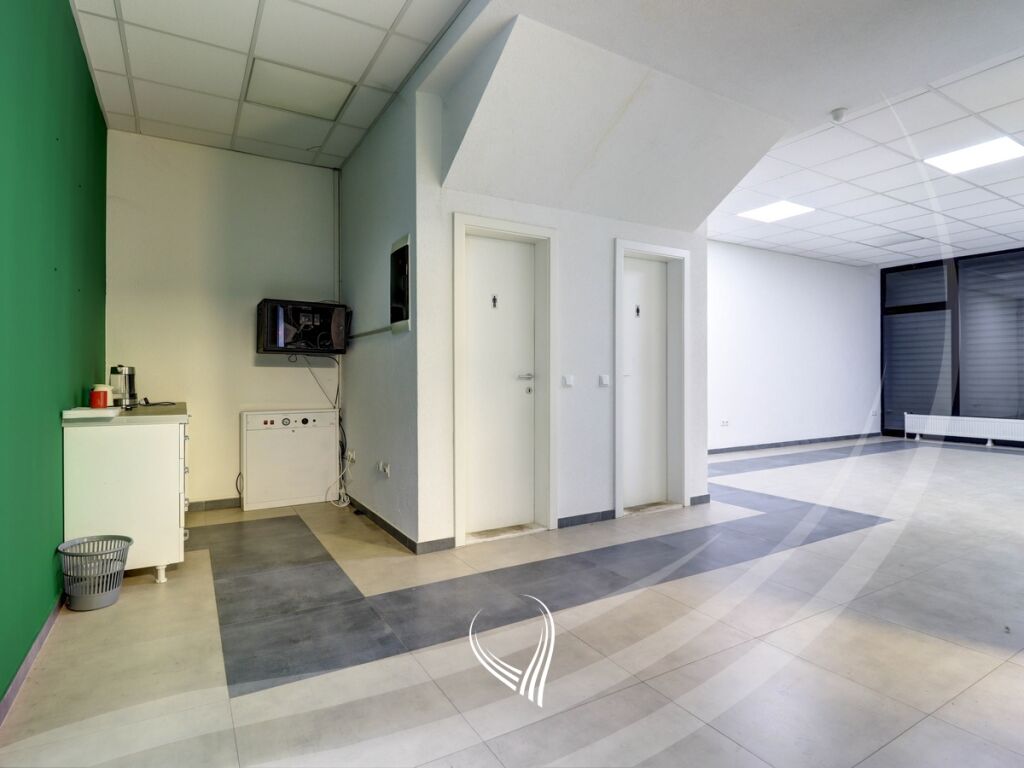 Lokal 164m2 me qira në lagjen Mati 16