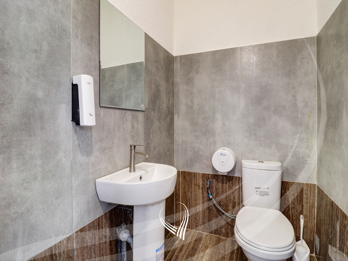 Lokal 75m2 me qira në lagjen Mati 15