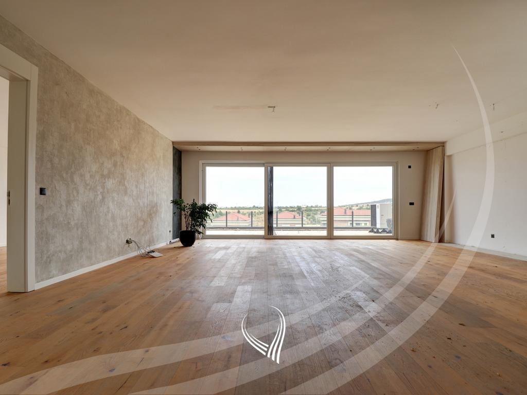 Banesë 245m2 me qira në lagjen Marigona HIll2