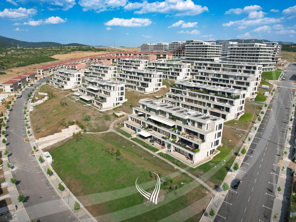 Banesë 245m2 me qira në lagjen Marigona HIll