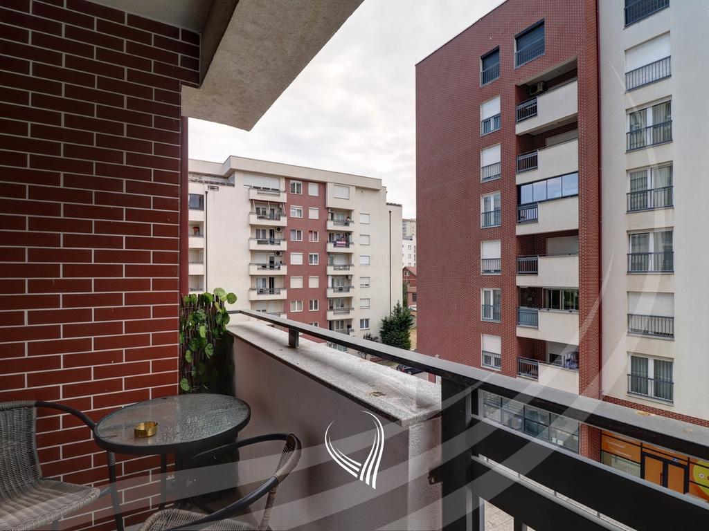 Banesë me 2 dhoma gjumi me qira në lagjen Bregu i Diellit13