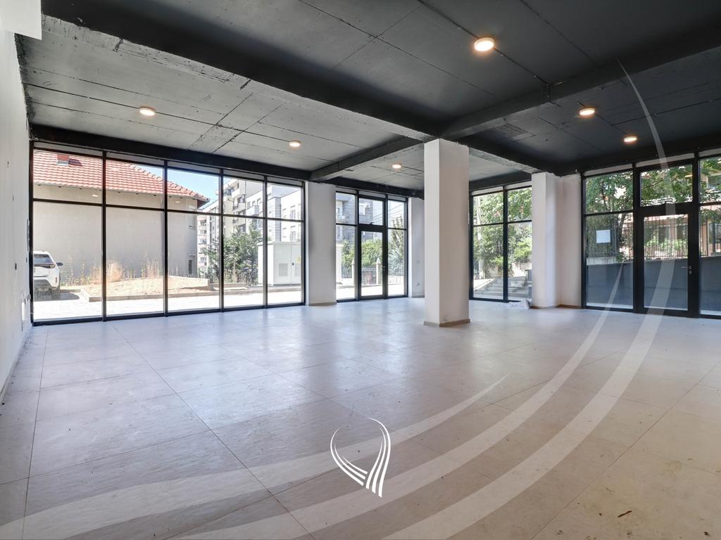 Lokal 120m2 në shitje në lagjen Mati 11