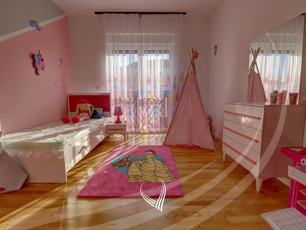 3 bedroom house for rent in Royal Green Residence - Zllatar neighborhood9