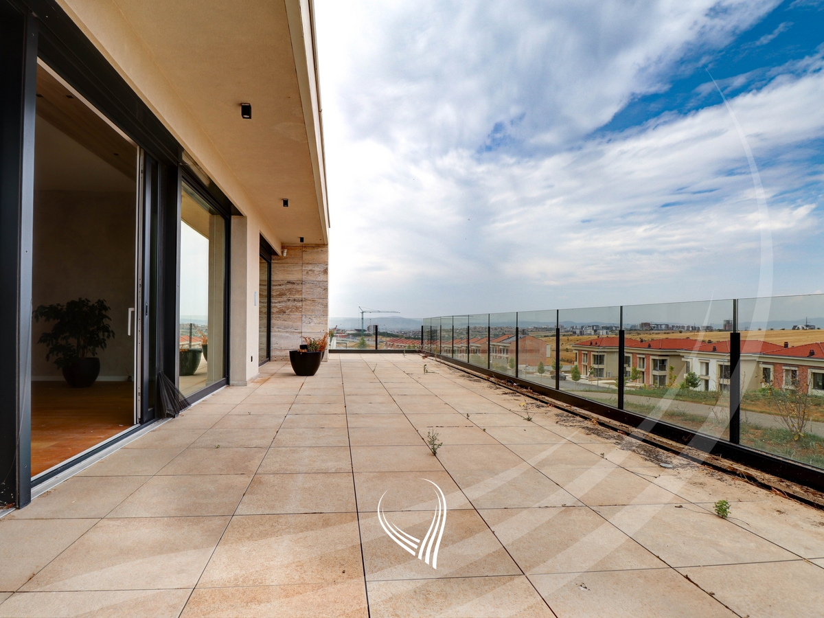 Banesë 245m2 me qira në lagjen Marigona HIll9