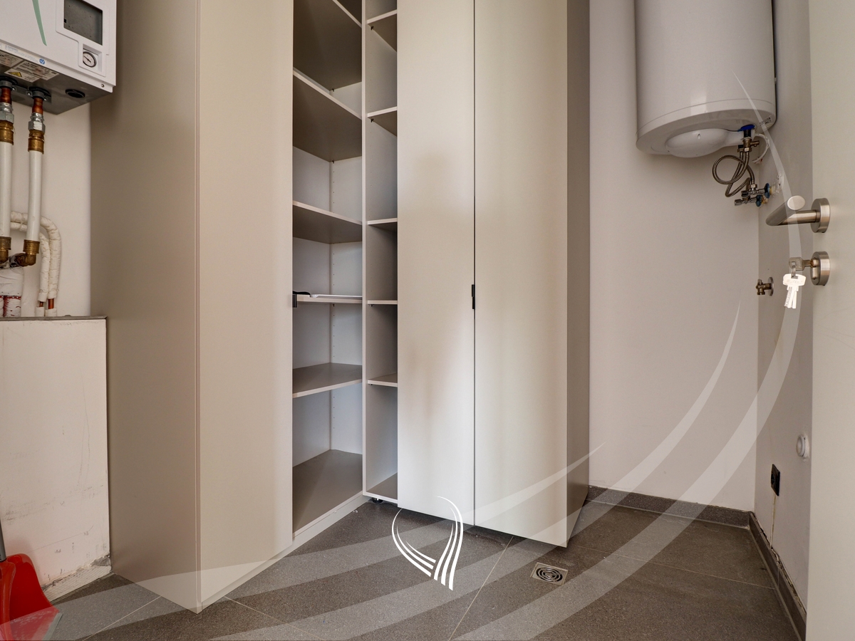 Banesë 245m2 me qira në lagjen Marigona HIll10