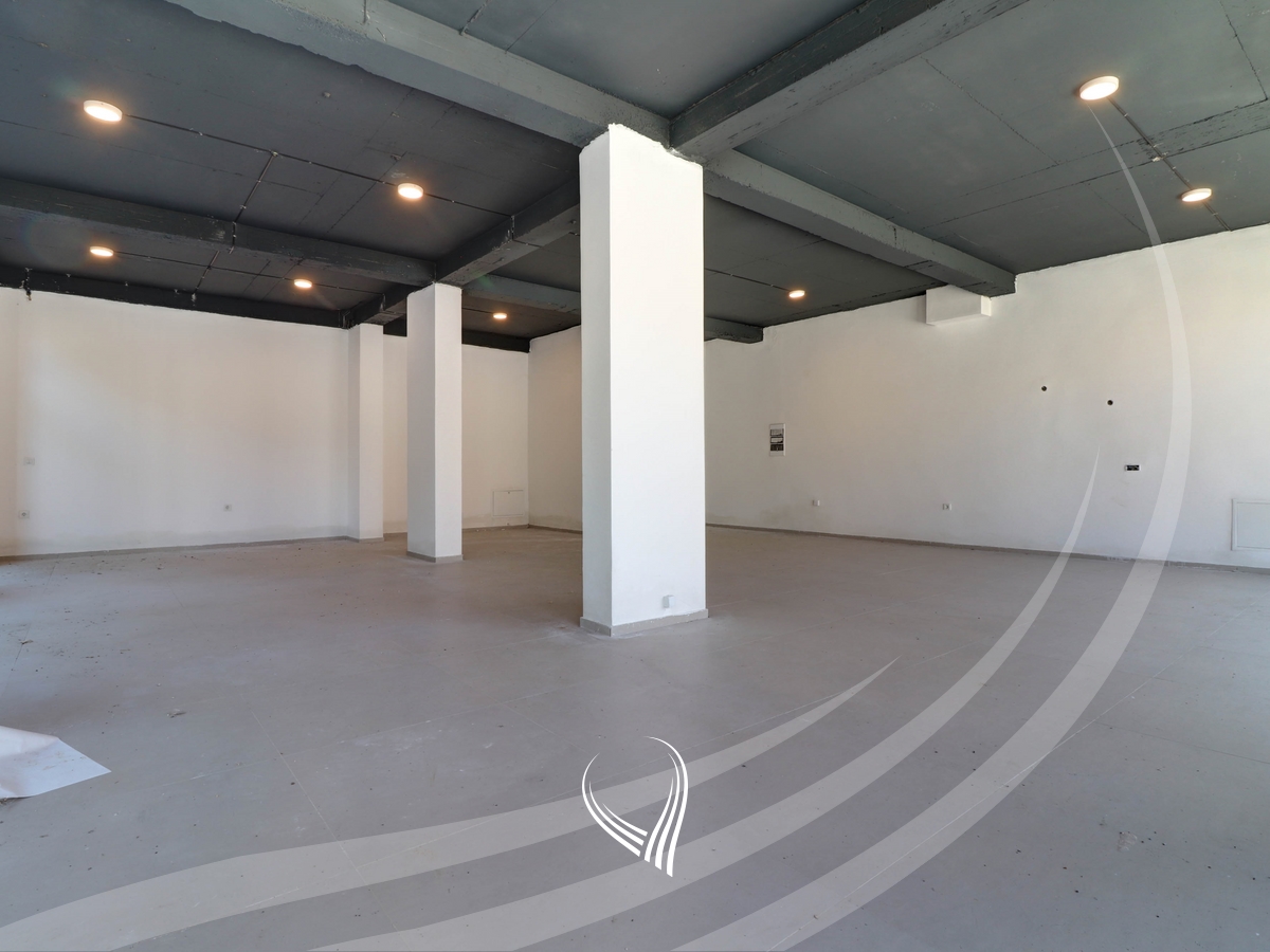 Lokal 120m2 në shitje në lagjen Mati 14