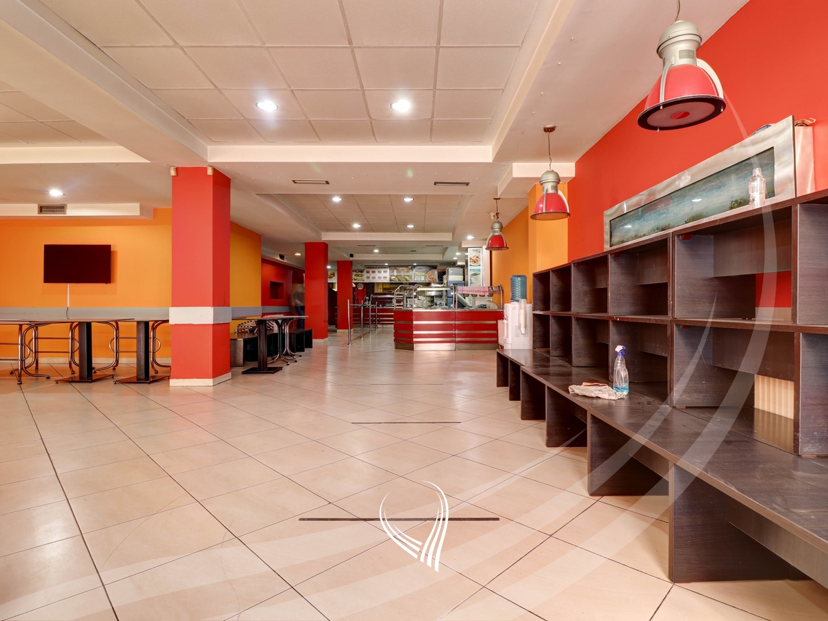 Lokal 360m2 me qira në lagjen Aktash4
