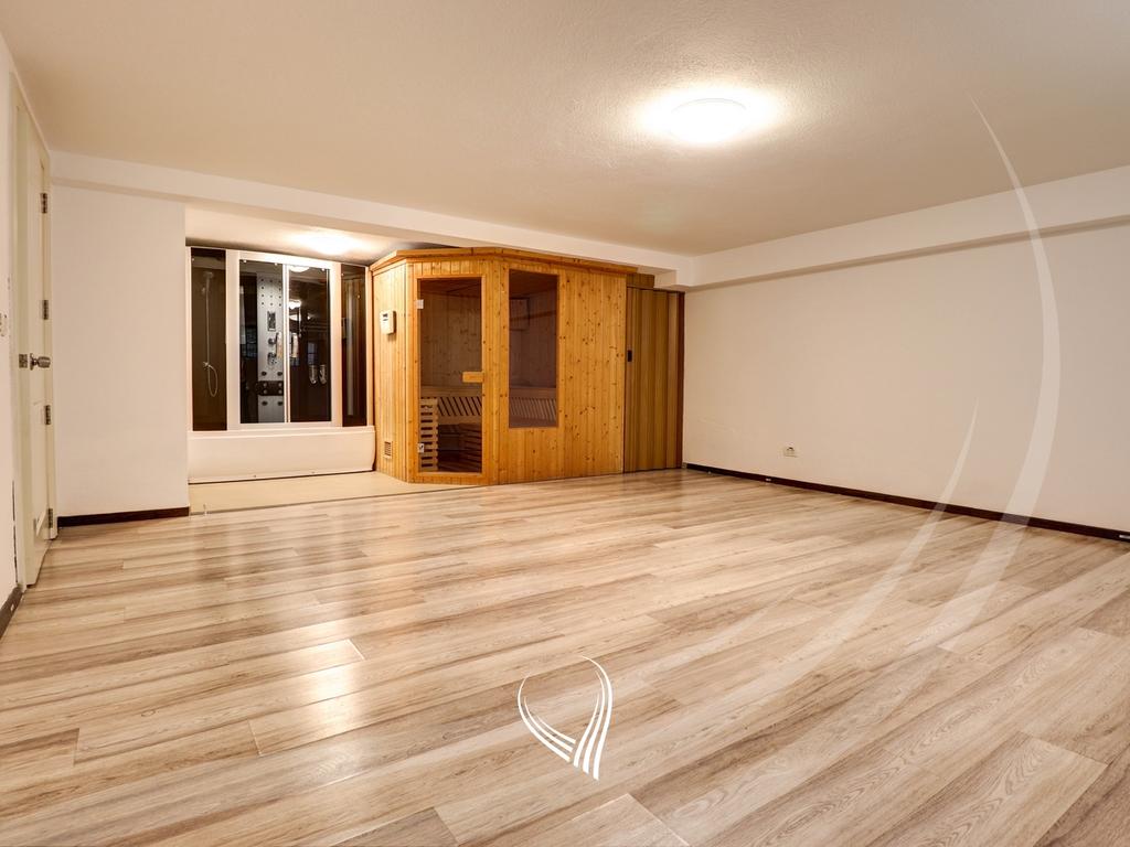 300m2 house for rent in International Village4