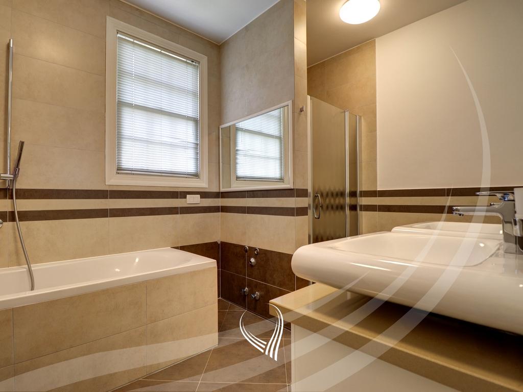 300m2 house for rent in International Village10