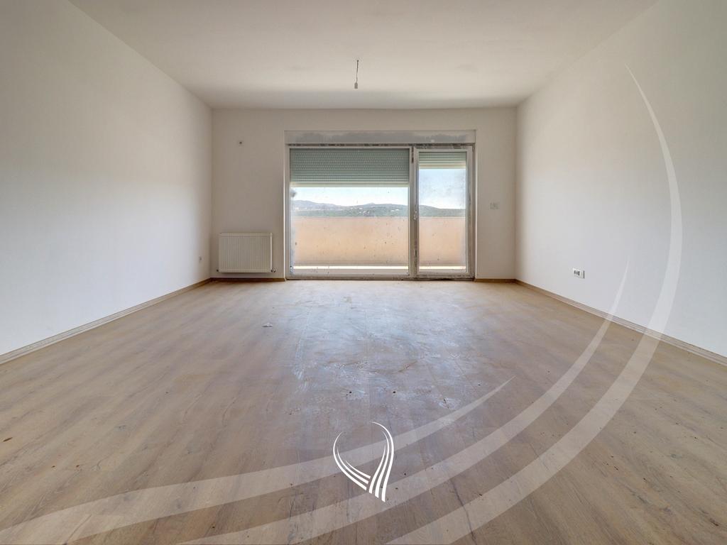 Office space with 4 rooms for rent in the Mati 1 neighborhood