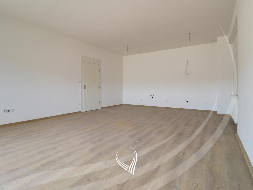 Office space with 4 rooms for rent in the Mati 1 neighborhood2