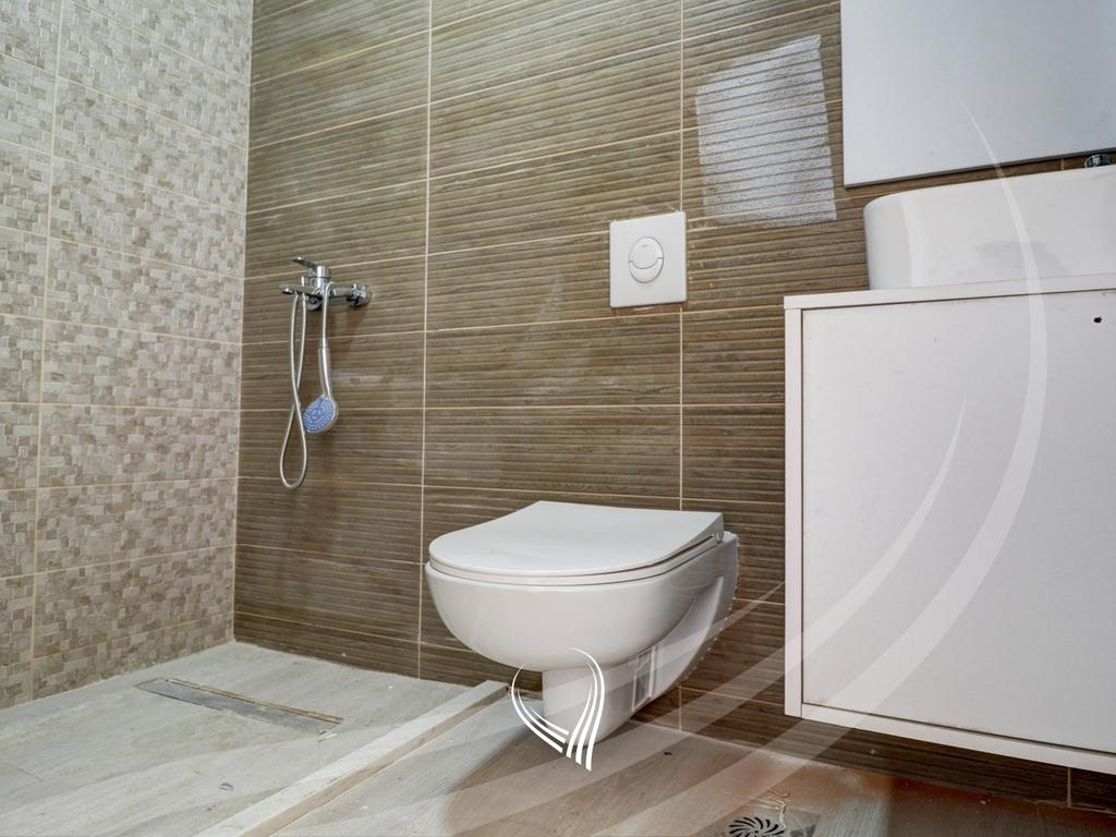 Office space with 4 rooms for rent in the Mati 1 neighborhood8