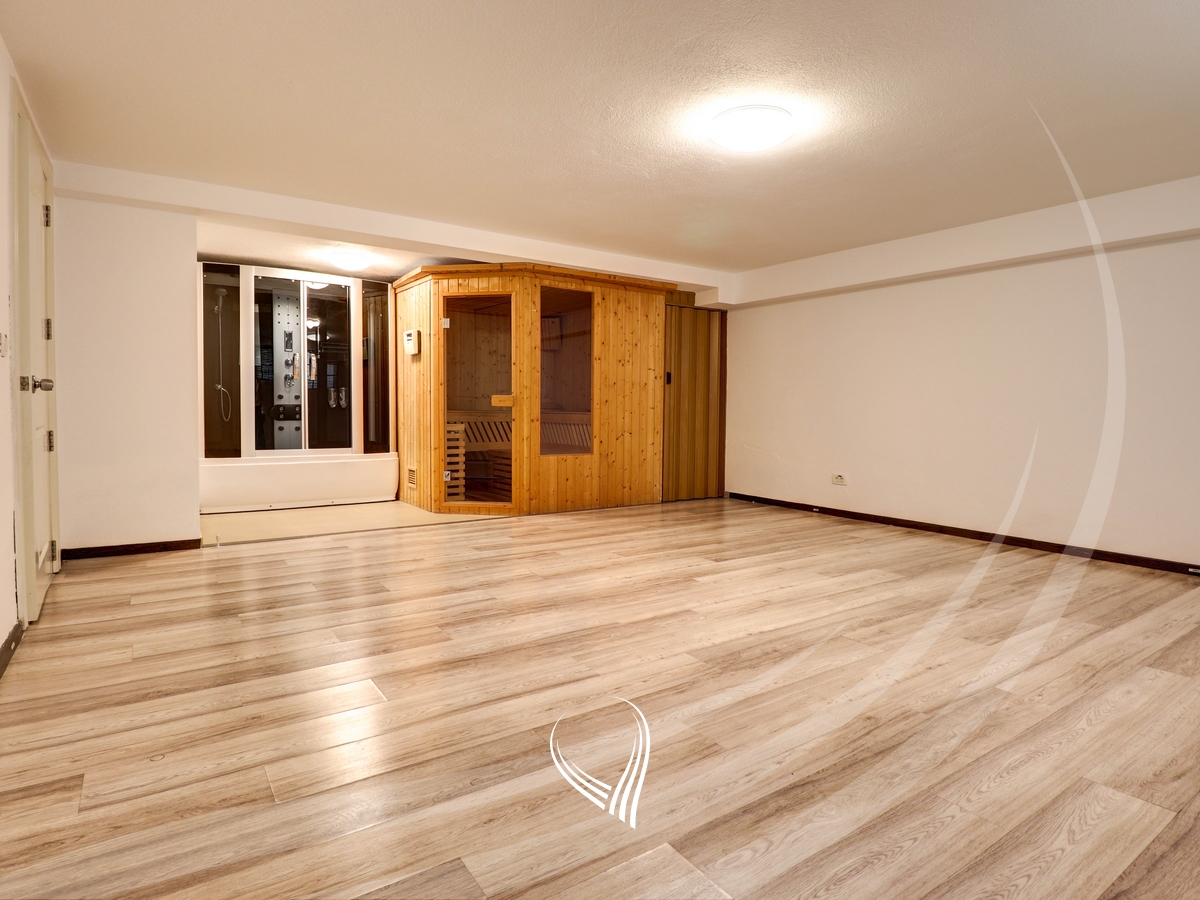 300m2 house for rent in International Village4