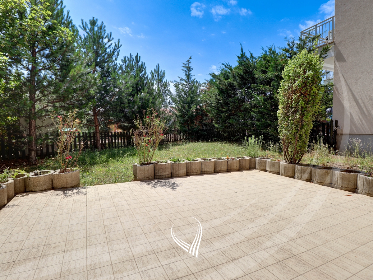 300m2 house for rent in International Village12
