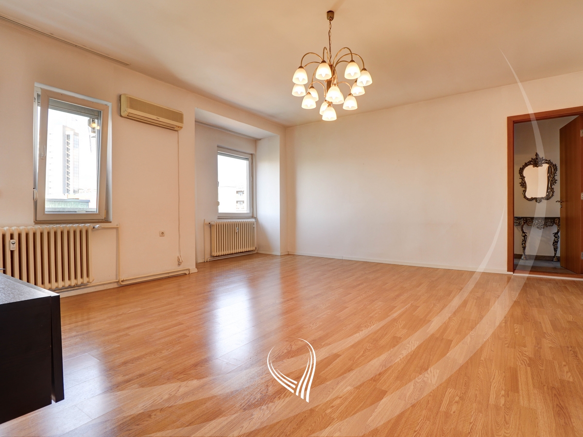 3-bedroom apartment for rent in the Center1