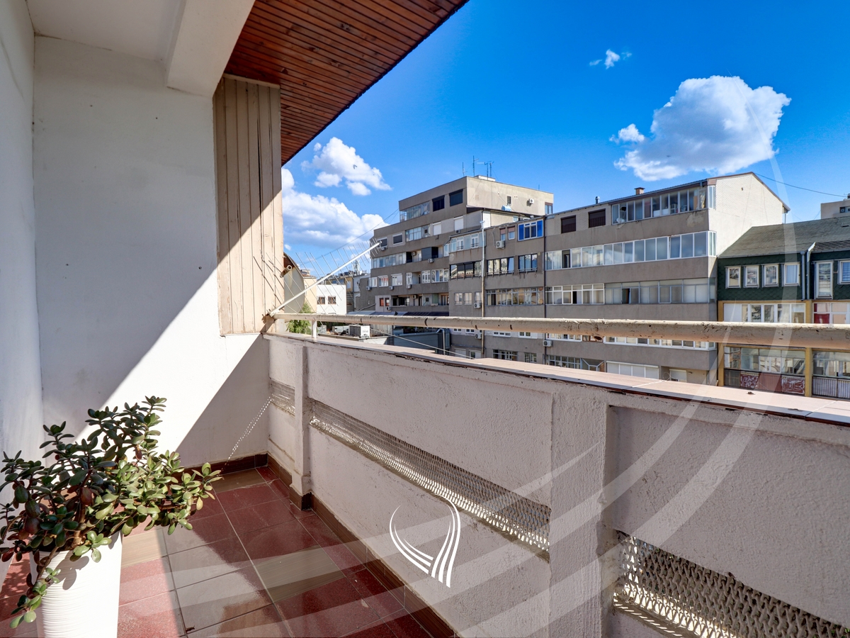 3-bedroom apartment for rent in the Center6