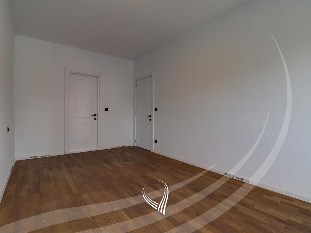 Zyre me 4 dhoma pune me qira në lagjen e Muhaxherëve6