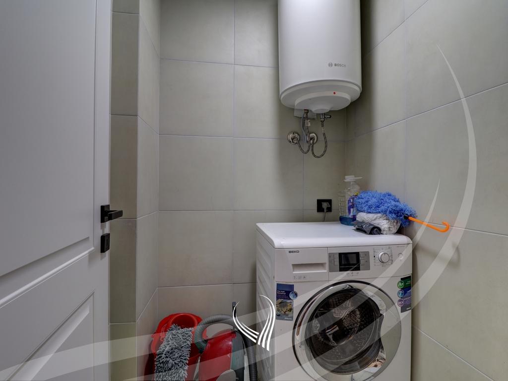 Zyre me 4 dhoma pune me qira në lagjen e Muhaxherëve11