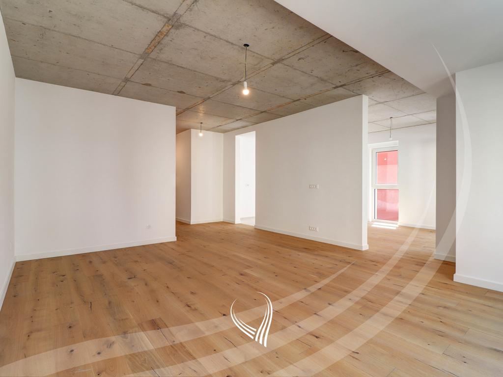 Office space with 4 rooms for rent in the Mati 1 neighborhood2